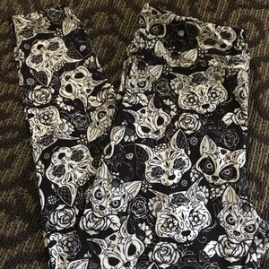 Sugar skull kitty leggings